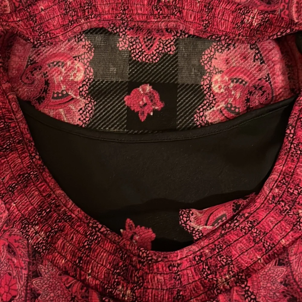 Pink and Black Top with Black Tank. - Picture 5 of 11